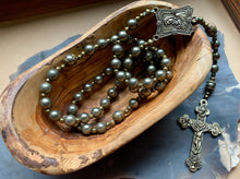 Load image into Gallery viewer, Christ the King Mission Rosary